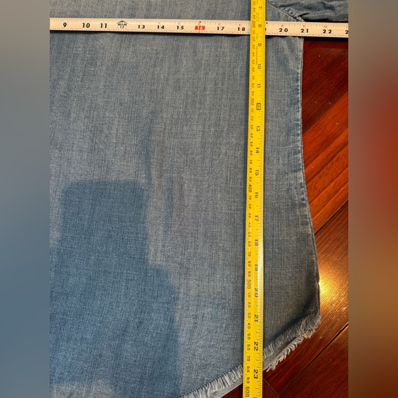 Anthropologie Cloth & Stone  Bell sleeve  Blouse Size Large  soft Tencel denim - Picture 7 of 8